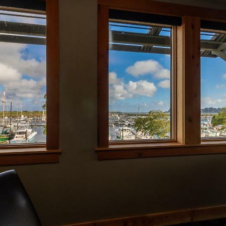 At The Helm Hotel Ilwaco Экстерьер фото