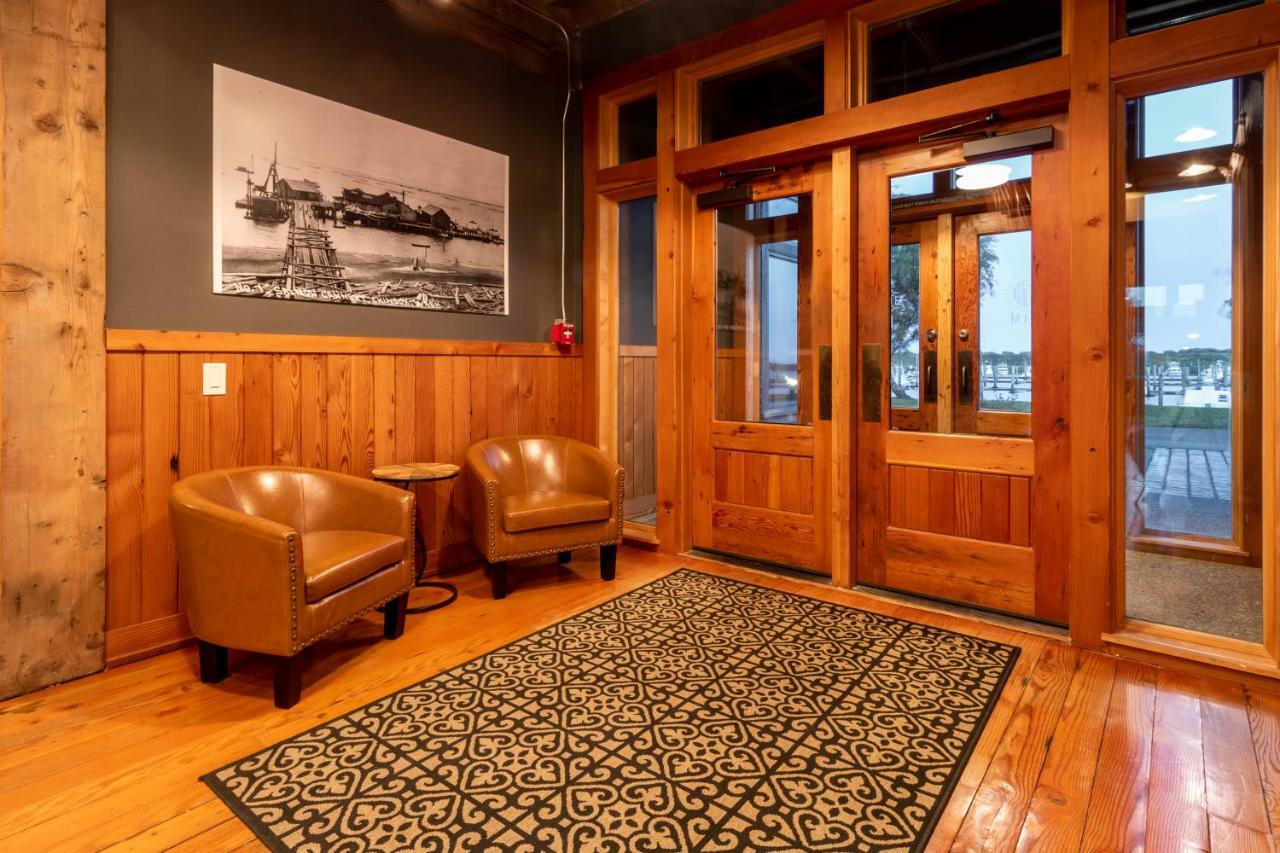 At The Helm Hotel Ilwaco Экстерьер фото