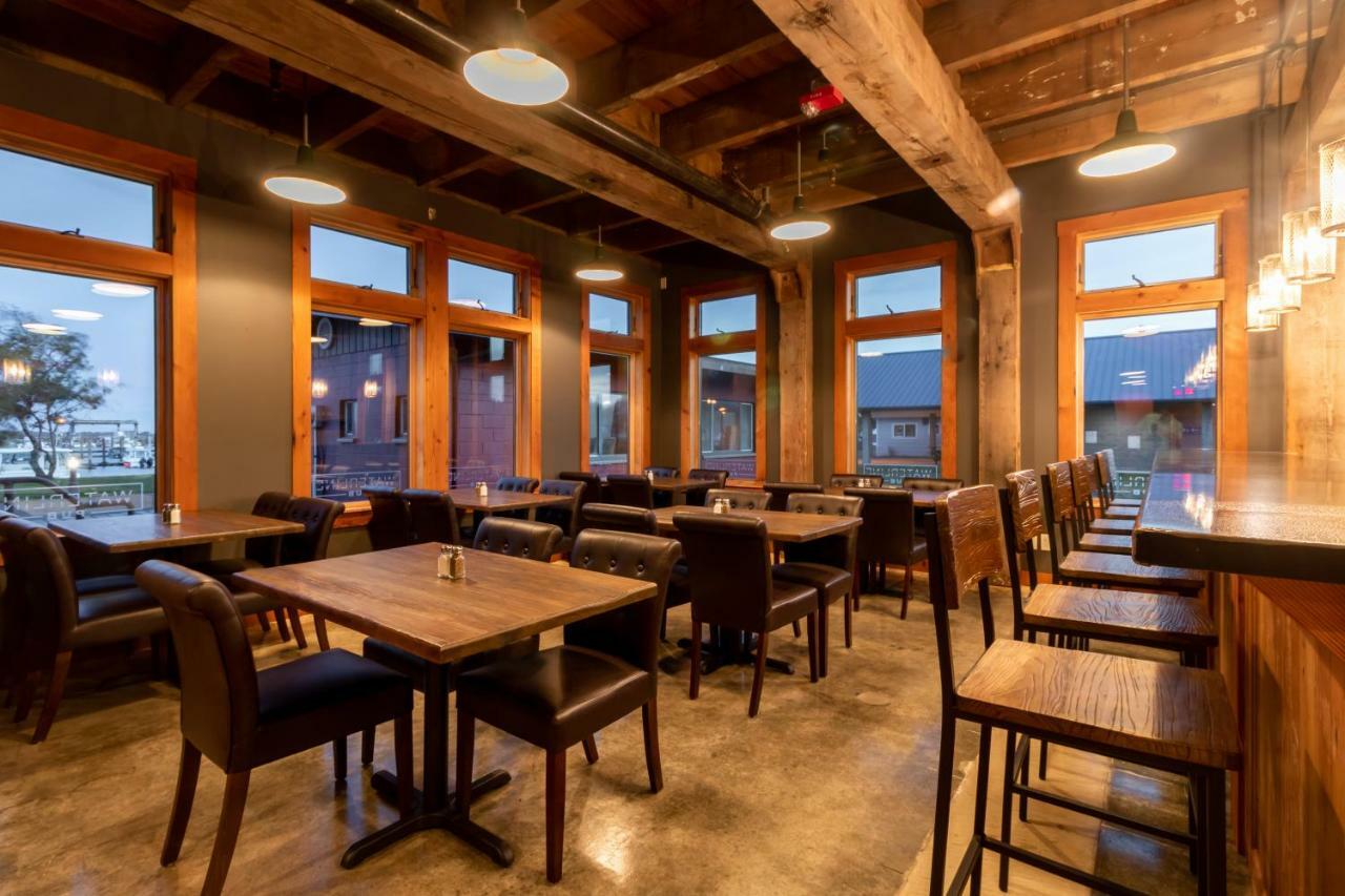 At The Helm Hotel Ilwaco Экстерьер фото