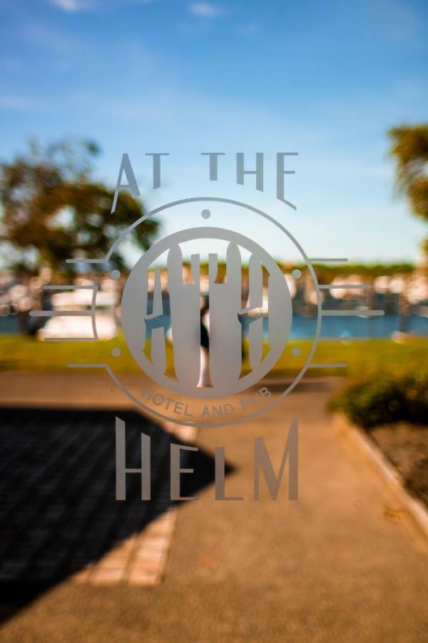 At The Helm Hotel Ilwaco Экстерьер фото